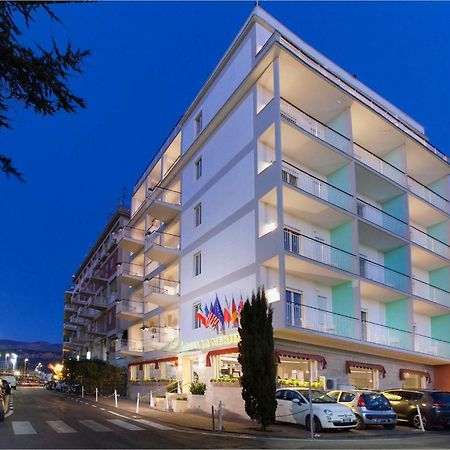 Hotel La Meridiana Sorrento Buitenkant foto